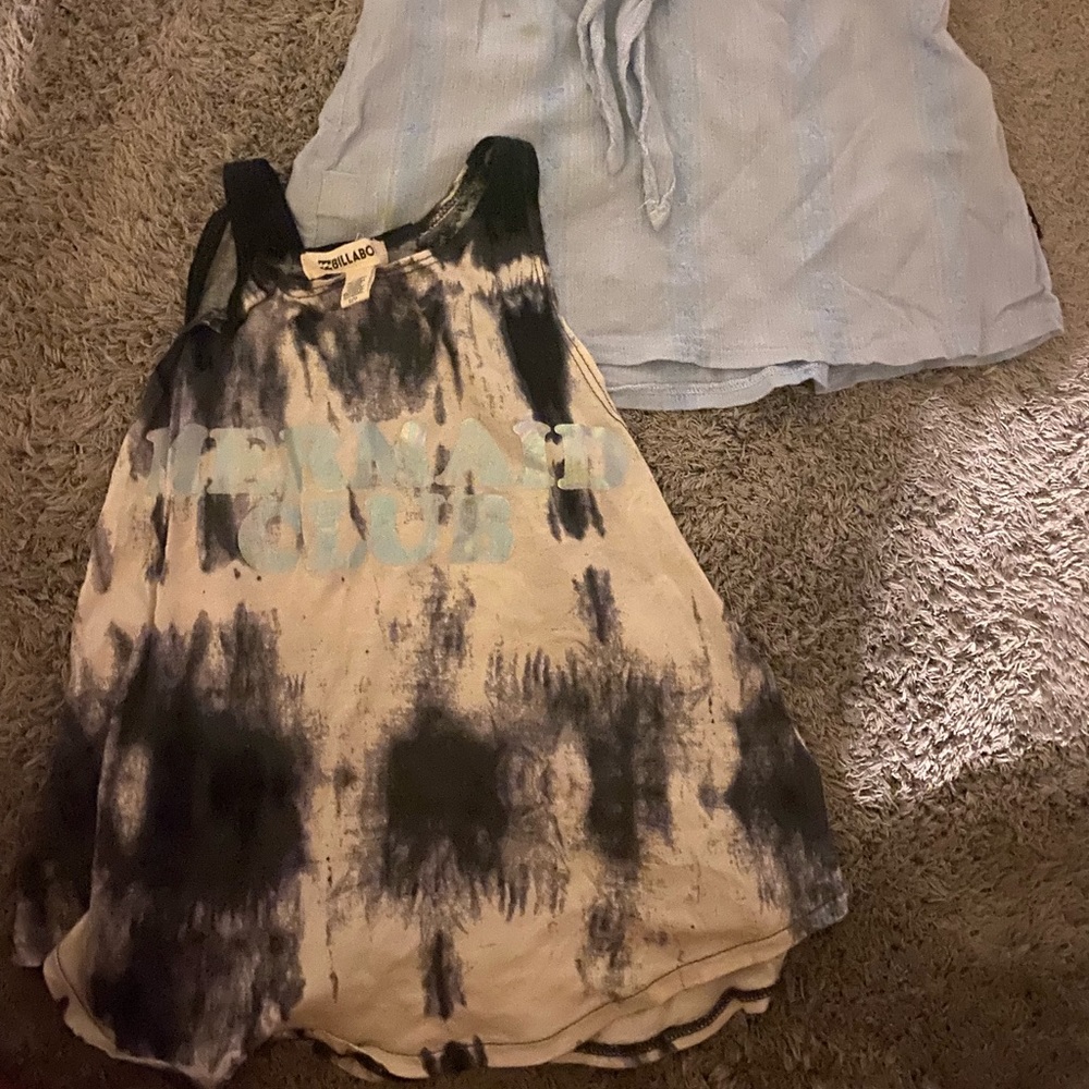 2 billabong Little girls T-shirt one size small the other size 8